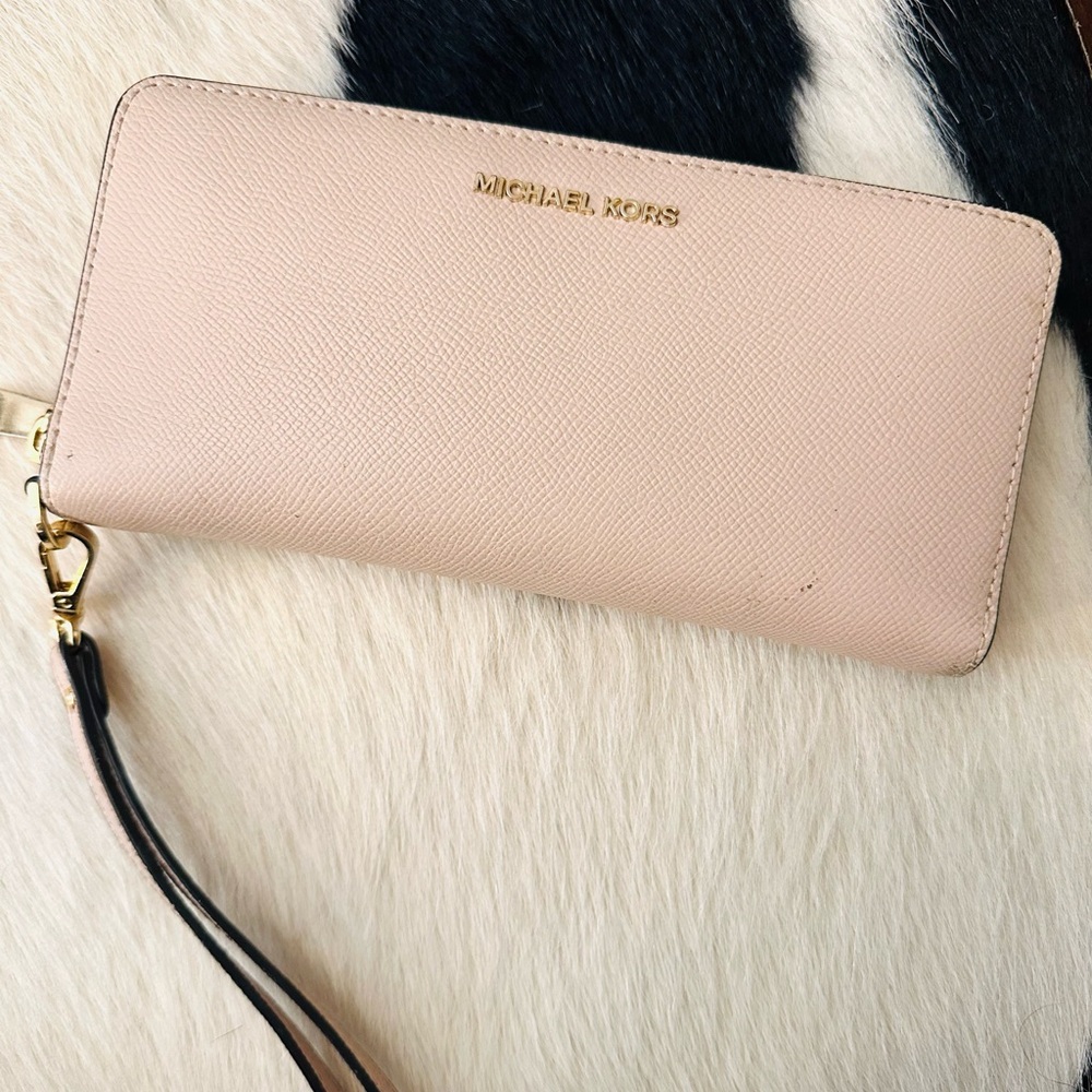 Michael Kors Blush Pink Wristlet